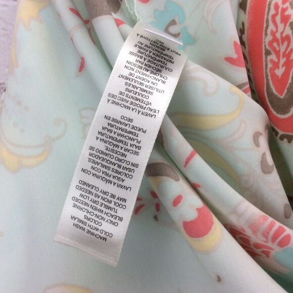 Chico's Shirt/Blouse Size 0/XS Paisley Floral Stretch Button Up Roll Tab Sleeves - Picture 6 of 6